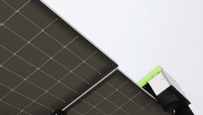 光伏发电效率飙升20% BB贝博艾弗森环境光伏清洁机器人震撼上市